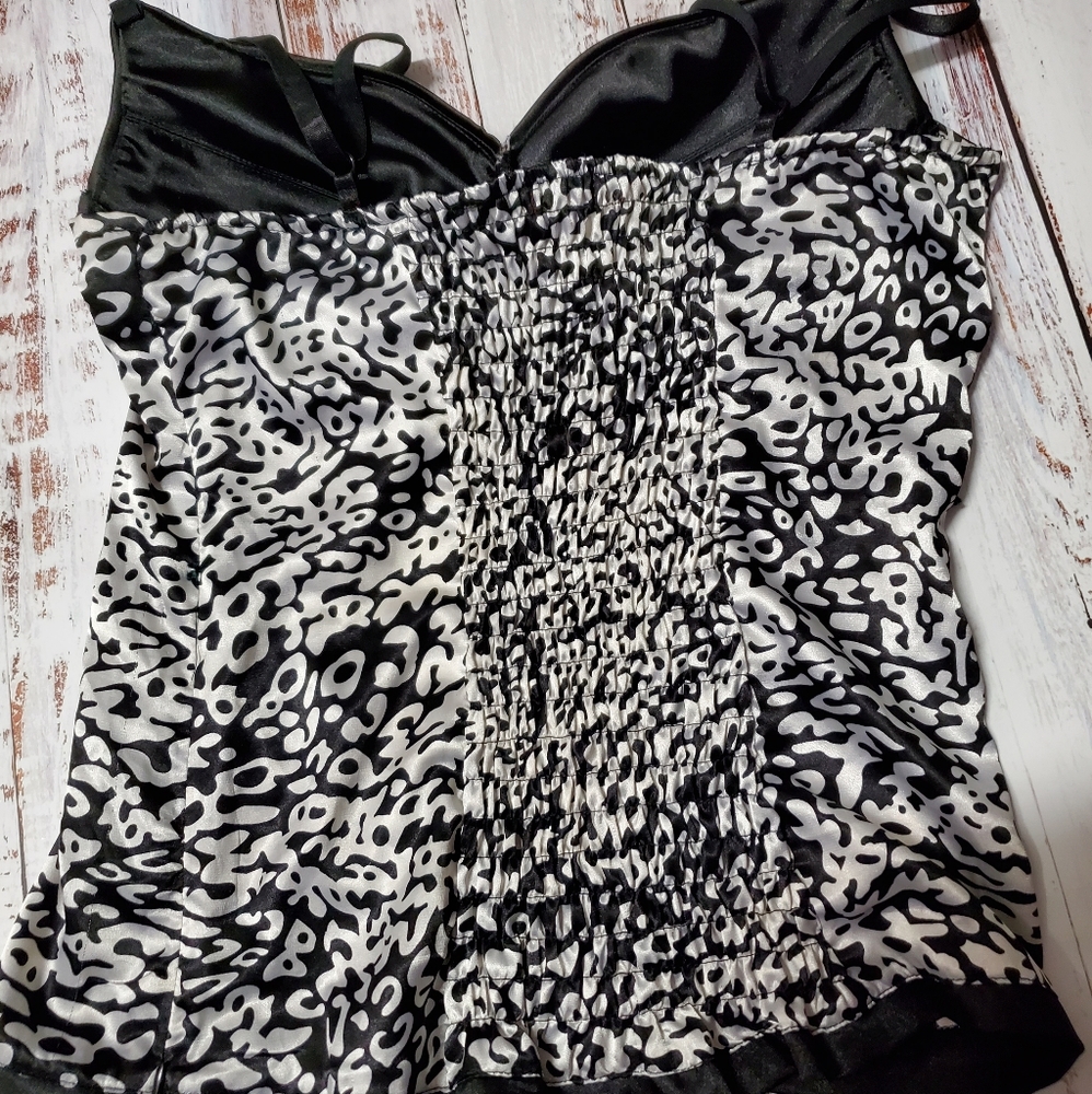 Top - Picture 2 of 2